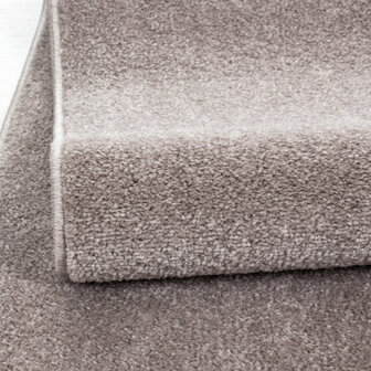 Effen of uni vloerkleed Lissabon kleur beige