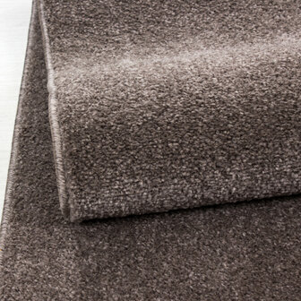 Effen of uni vloerkleed Lissabon kleur mocca