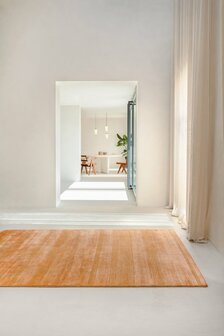 Vloerkleed RAY van Ligne Pure kleur honing