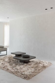 Hoogpolig vloerkleed Adore van Ligne Pure kleur taupe