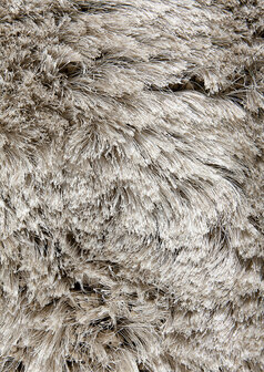 Hoogpolig vloerkleed Adore van Ligne Pure kleur taupe