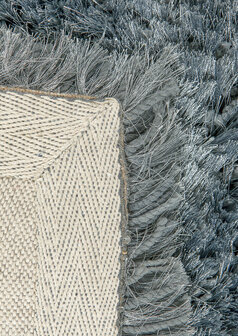 Hoogpolig vloerkleed Adore van Ligne Pure kleur blauw