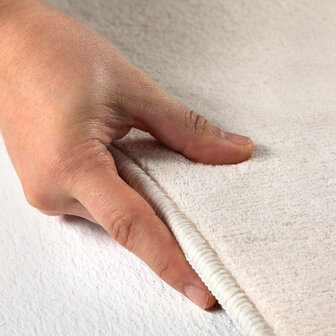 Effen of uni vloerkleed Dynasty kleur creme