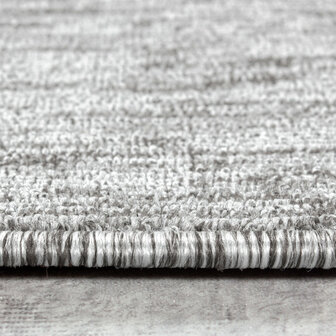 Kortpolig licht grijs vloerkleed of karpet Verdi