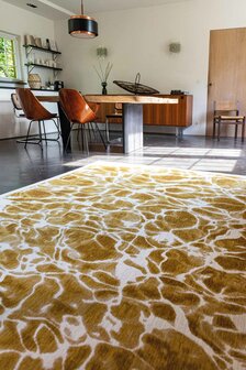 Louis De Poortere vloerkleed, Meditation Saffron 9349, Swim design