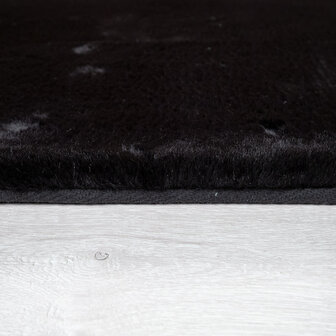 Hoogpolig effen soft vloerkleed SOFTY 780 kleur zwart