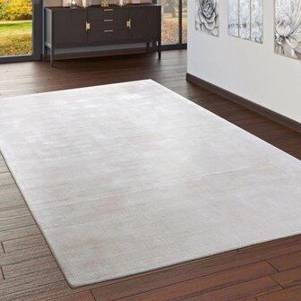 Viscose vloerkleed of karpet MERLIN kleur creme 330