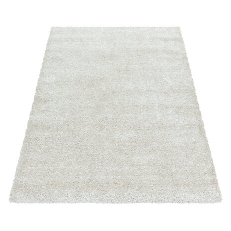 Een vloerkleed, karpet of tapijt in de kleur naturel is een luxe keuze die verfijning en elegantie toevoegt aan je interieur. 