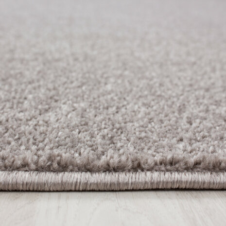 Effen of uni vloerkleed Lissabon kleur beige