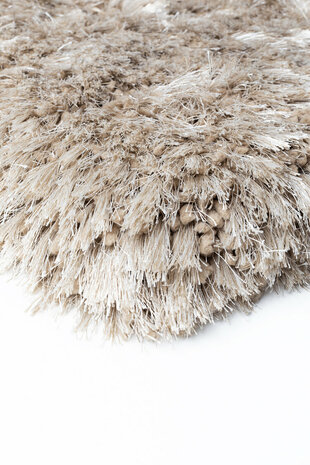 Hoogpolig vloerkleed Adore van Ligne Pure kleur taupe