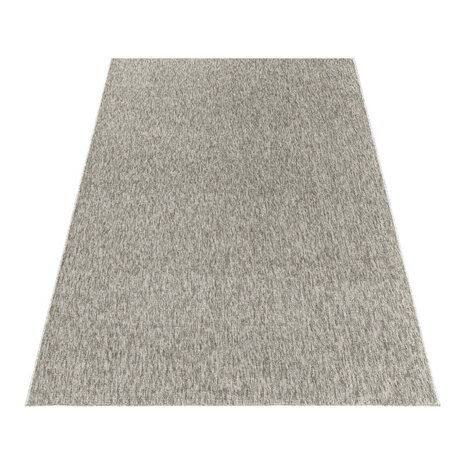 Kortpolig beige vloerkleed of karpet Verdi