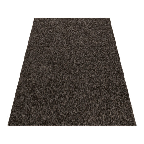 Kortpolig bruin vloerkleed of karpet Verdi