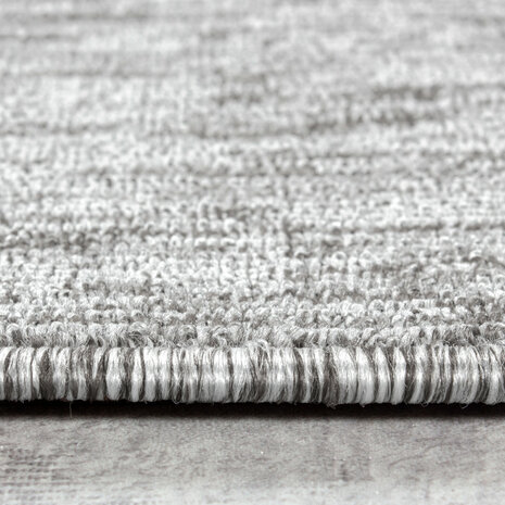 Kortpolig licht grijs vloerkleed of karpet Verdi