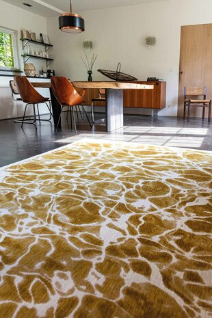 Louis De Poortere vloerkleed, Meditation Saffron 9349, Swim design