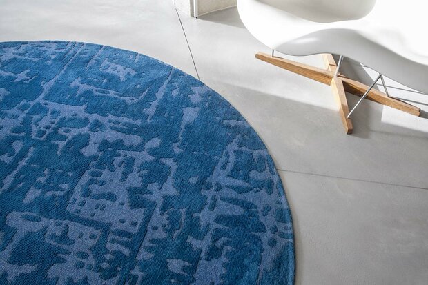Louis De Poortere vloerkleed, Structures Suarez Blue 9250, Baobab design