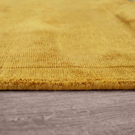 Viscose vloerkleed of karpet MERLIN kleur geel 330